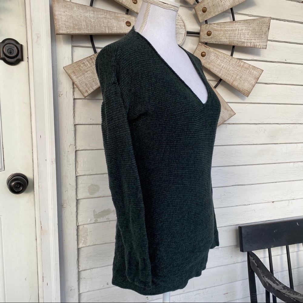 Old Navy Dark Green V Neck Pullover Sweater - Picture 3 of 6